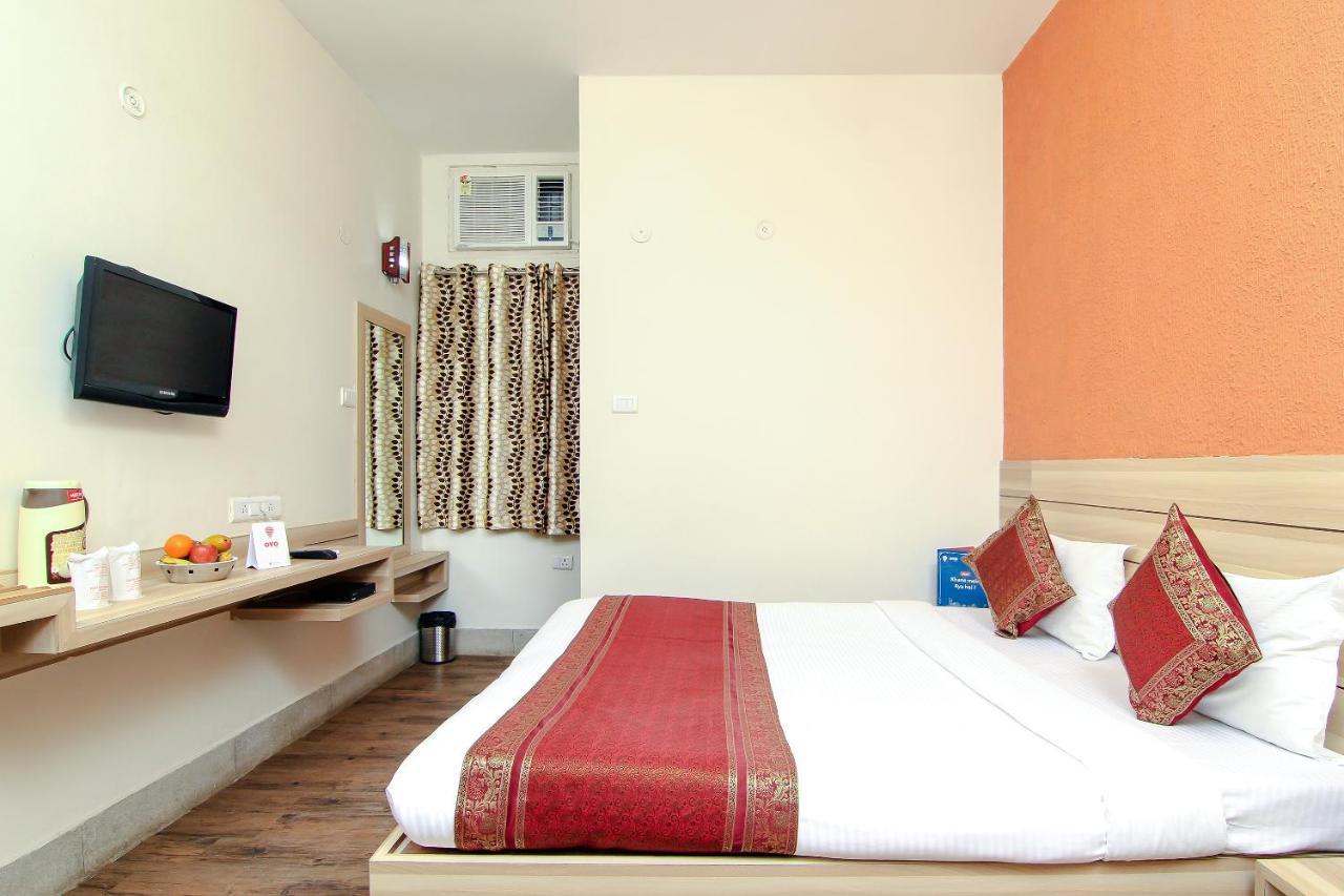 Hotel R B International Varanasi Exterior photo
