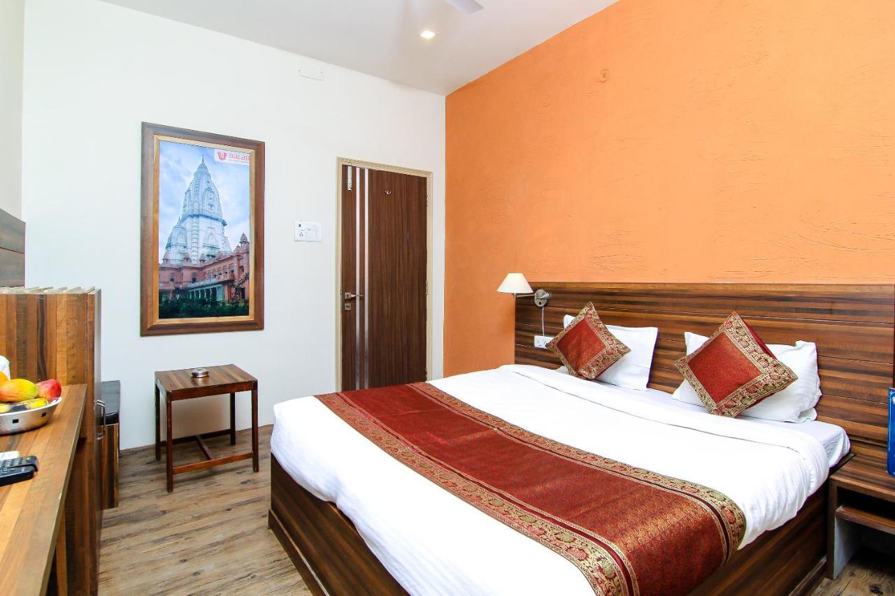 Hotel R B International Varanasi Exterior photo