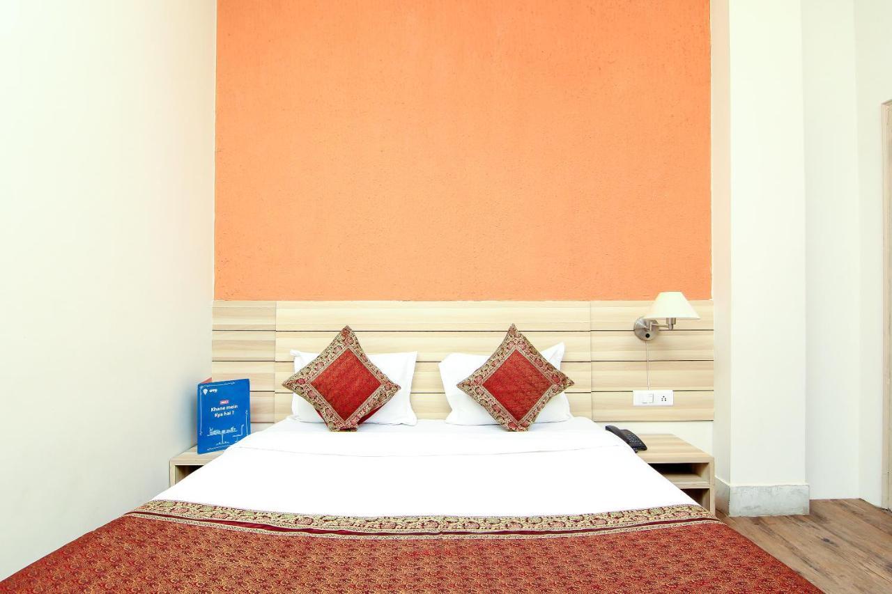 Hotel R B International Varanasi Exterior photo