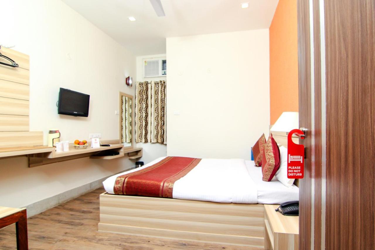 Hotel R B International Varanasi Exterior photo