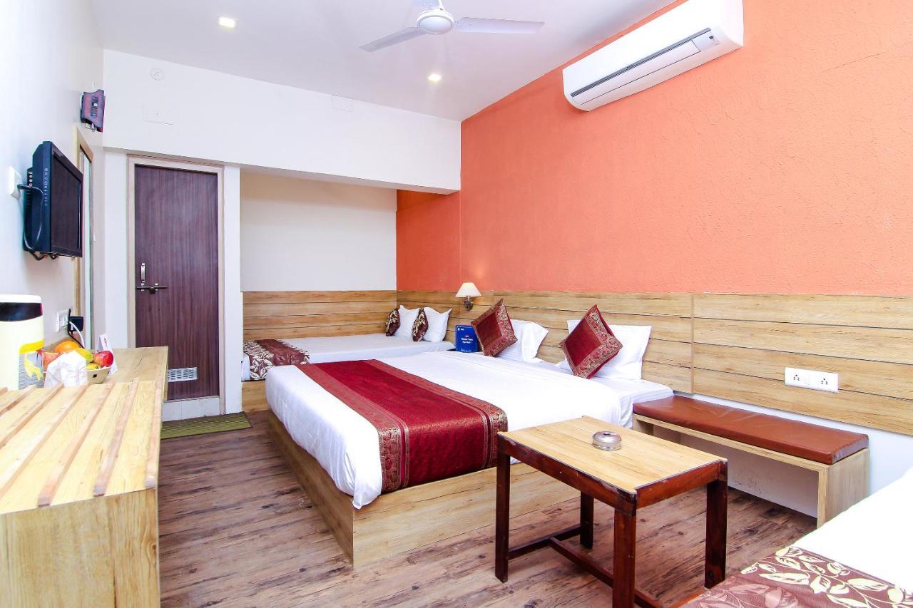 Hotel R B International Varanasi Exterior photo