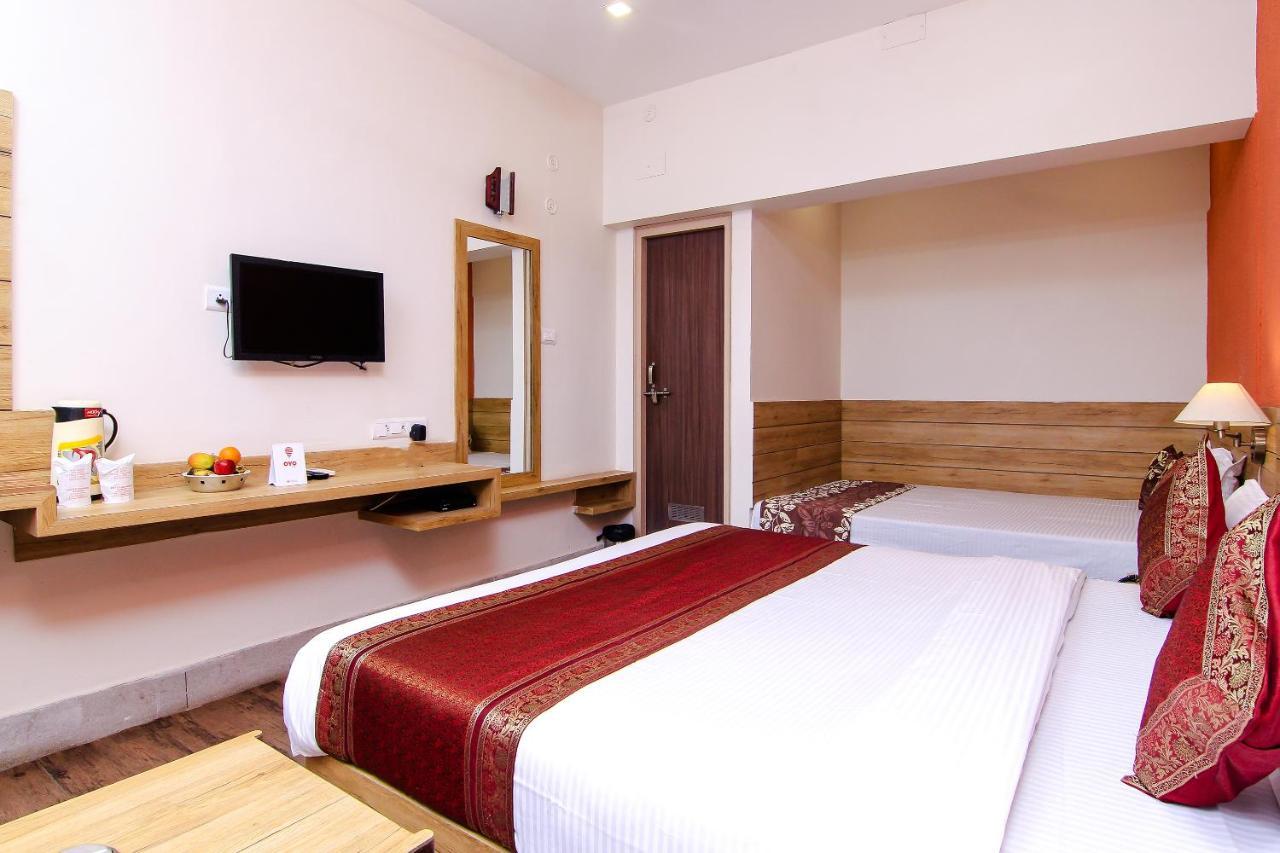 Hotel R B International Varanasi Exterior photo
